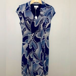 Short blue toned pattern dress